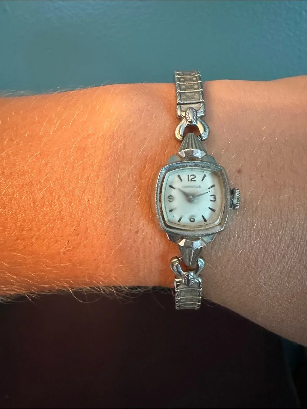 Ladies Vintage Silver-Tone Bracelet Watch — White Dial. Working!!